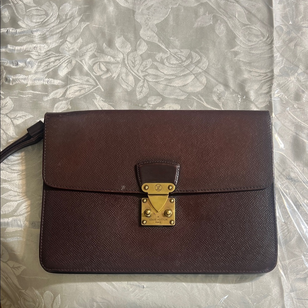 Louis Vuitton Taiga Clutch- Burgundy